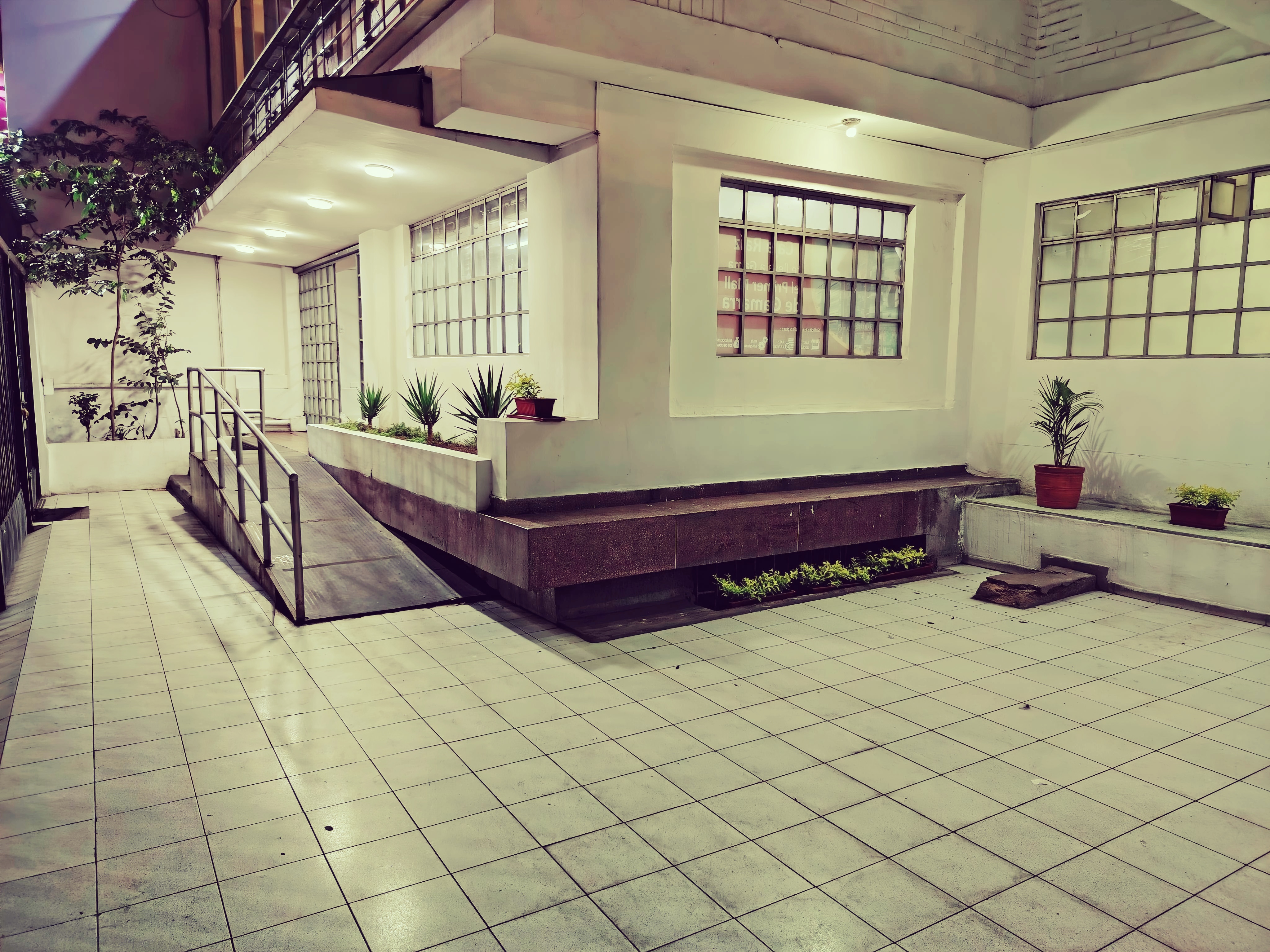 ALQUILER LOCAL COMERCIAL IDEAL INSTITUCION FINANCIERA   EN SANTA ANITA - CERCA AL OVALO