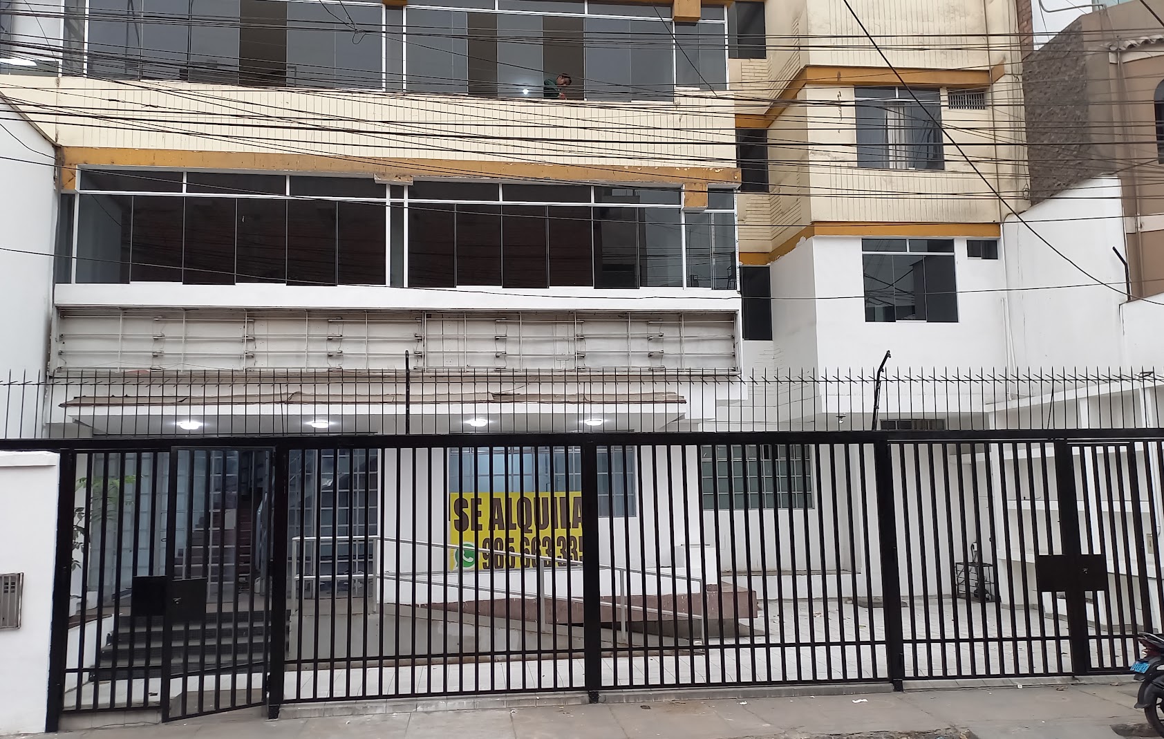 ALQUILER LOCAL COMERCIAL IDEAL INSTITUCION FINANCIERA EN SANTA ANITA - CERCA AL OVALO