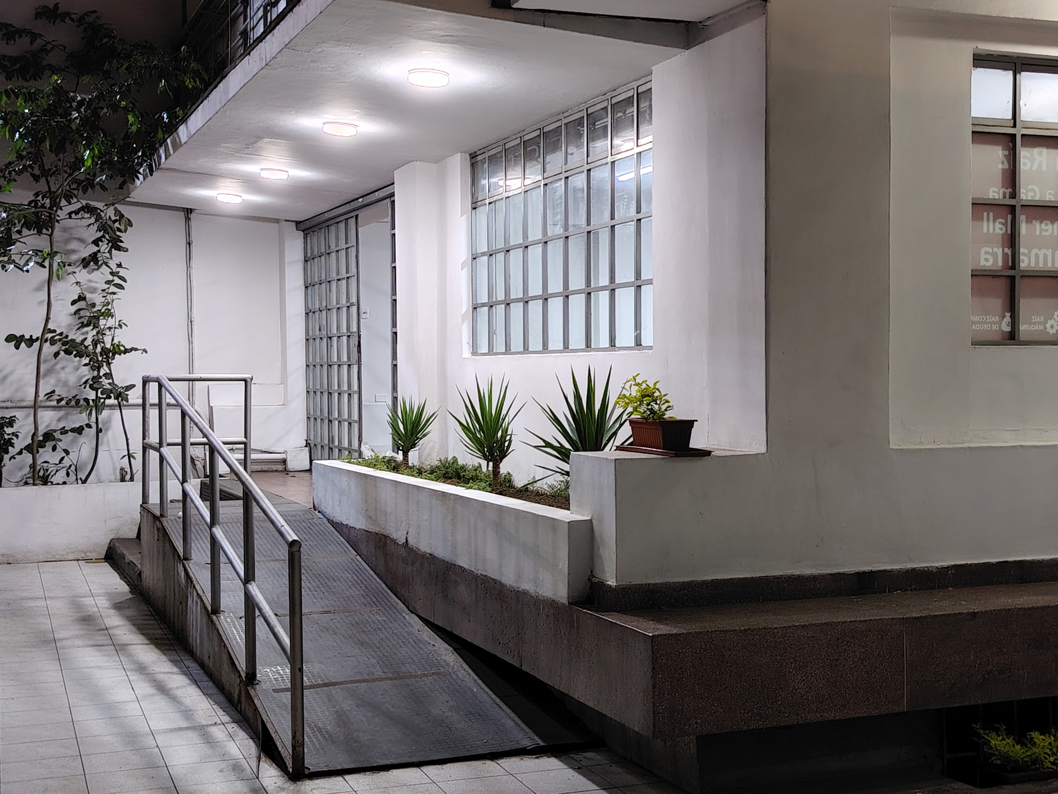 ALQUILER LOCAL COMERCIAL IDEAL INSTITUCION FINANCIERA   EN SANTA ANITA - CERCA AL OVALO