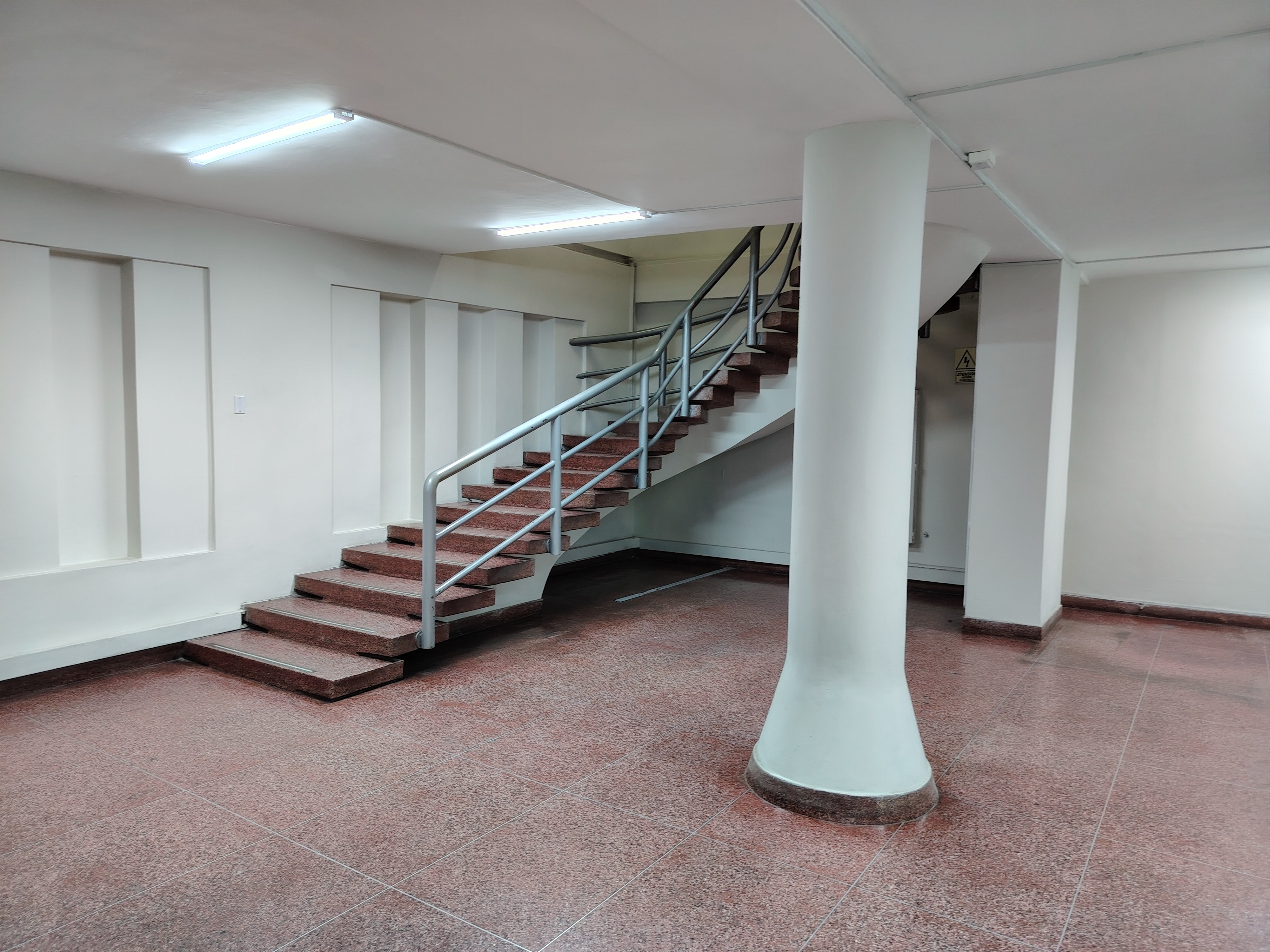 ALQUILER LOCAL COMERCIAL IDEAL INSTITUCION FINANCIERA   EN SANTA ANITA - CERCA AL OVALO